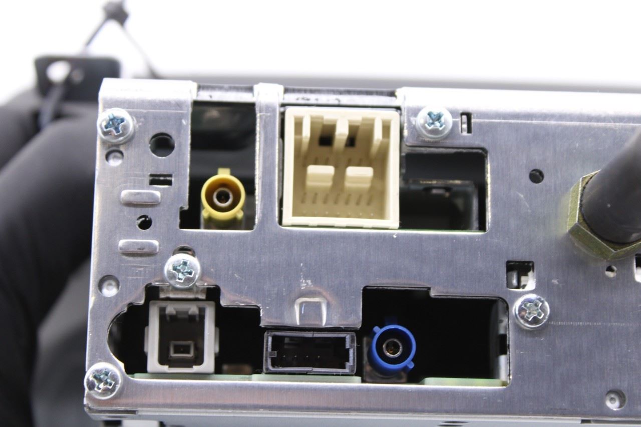 19-20 Hyundai Santa Fe SEL Radio Faceplate Control w/ 7.0'' Display and Receiver - Alshned Auto Parts