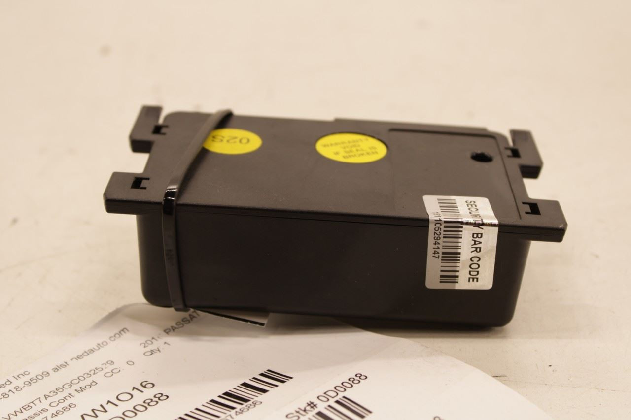 2016-2018 Volkswagen Passat SE GPS Navigation Control Module 561-035-285-A OEM - Alshned Auto Parts