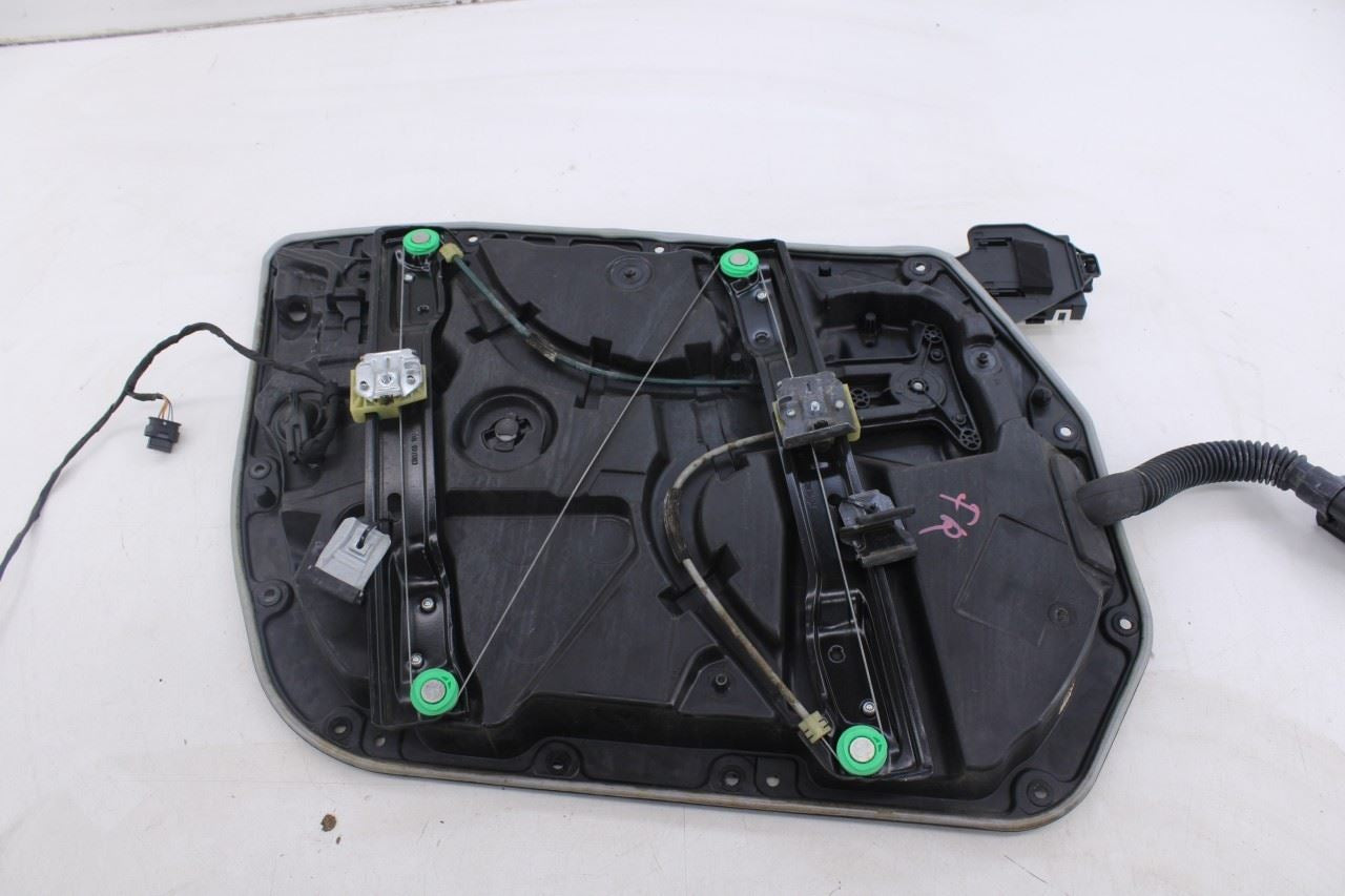15-21 Mercedes-Benz C300 4Matic FR RH Door Window Regulator w/ Carrier and Motor16