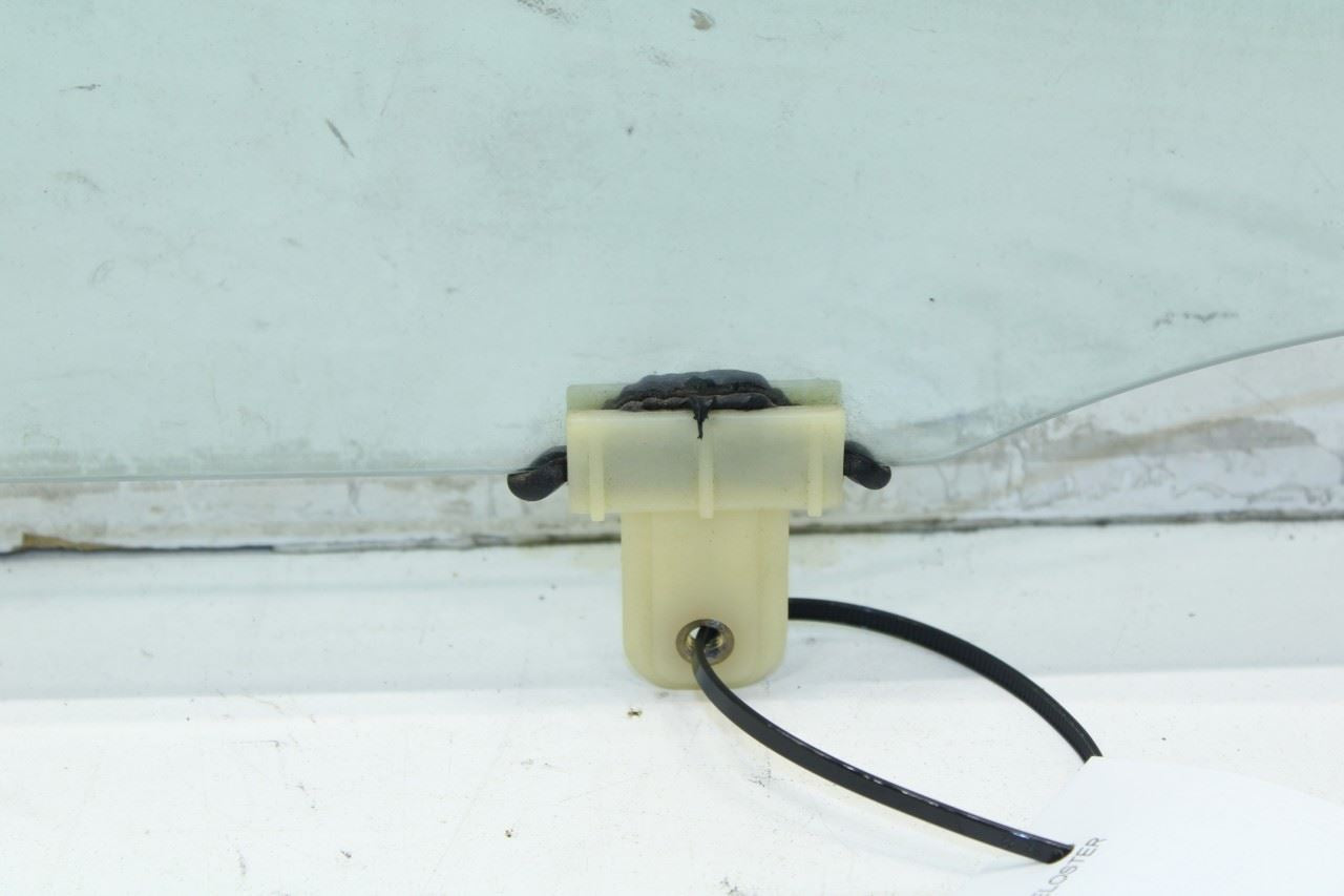 2011-2017 Hyundai Veloster Base Rear Right Door Window Glass 83421-2V000 OEM - Alshned Auto Parts