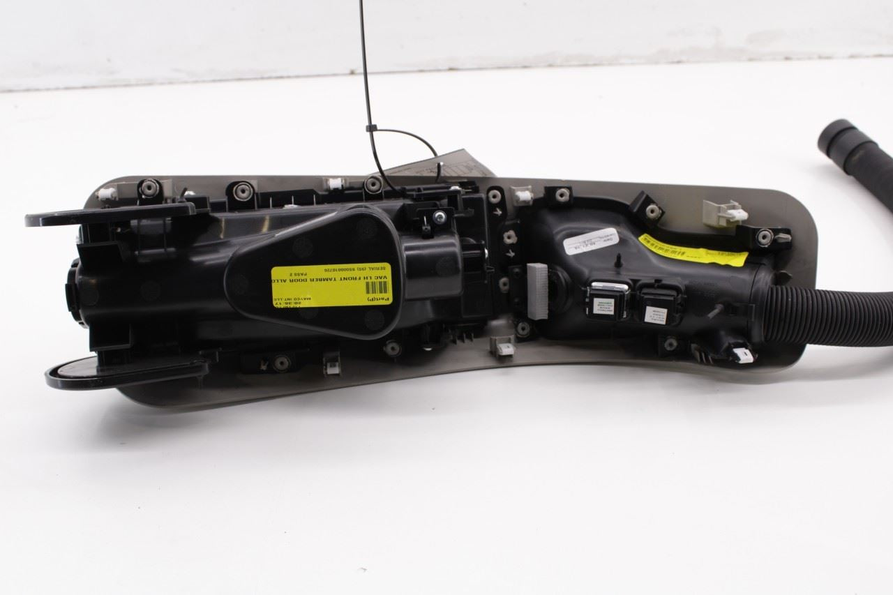 2017-20 Chrysler Pacifica Rear Left Quarter Panel Built-In Vacuum Cleaner Switch - Alshned Auto Parts