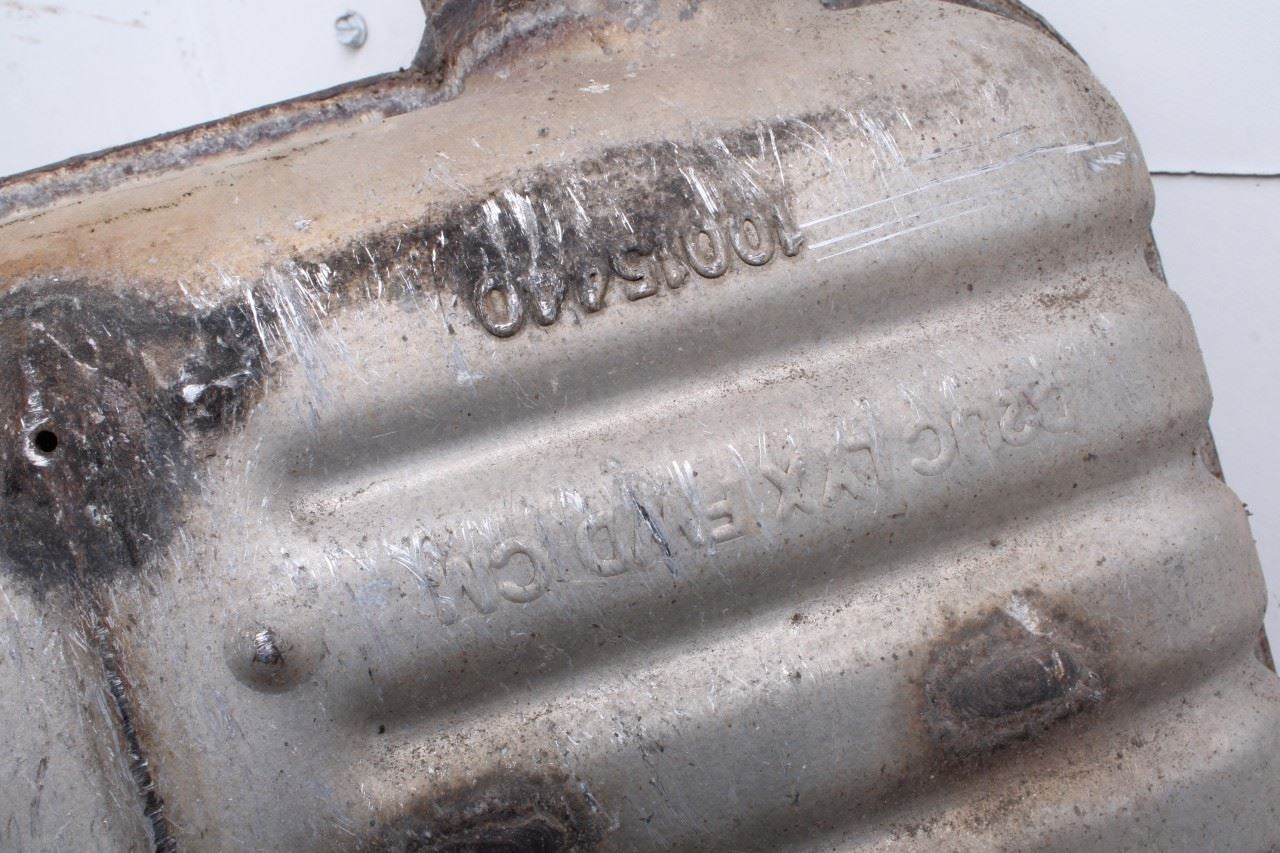 18-24 Chevrolet Equinox LT 1.5L FWD Exhaust System Center Muffler Pipe 86807342 6