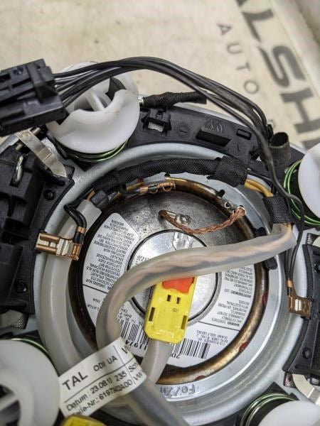2010-2018 Volkswagen Jetta Left Driver Steering Wheel Air Bag 1KM-880-201-G-81U OEM