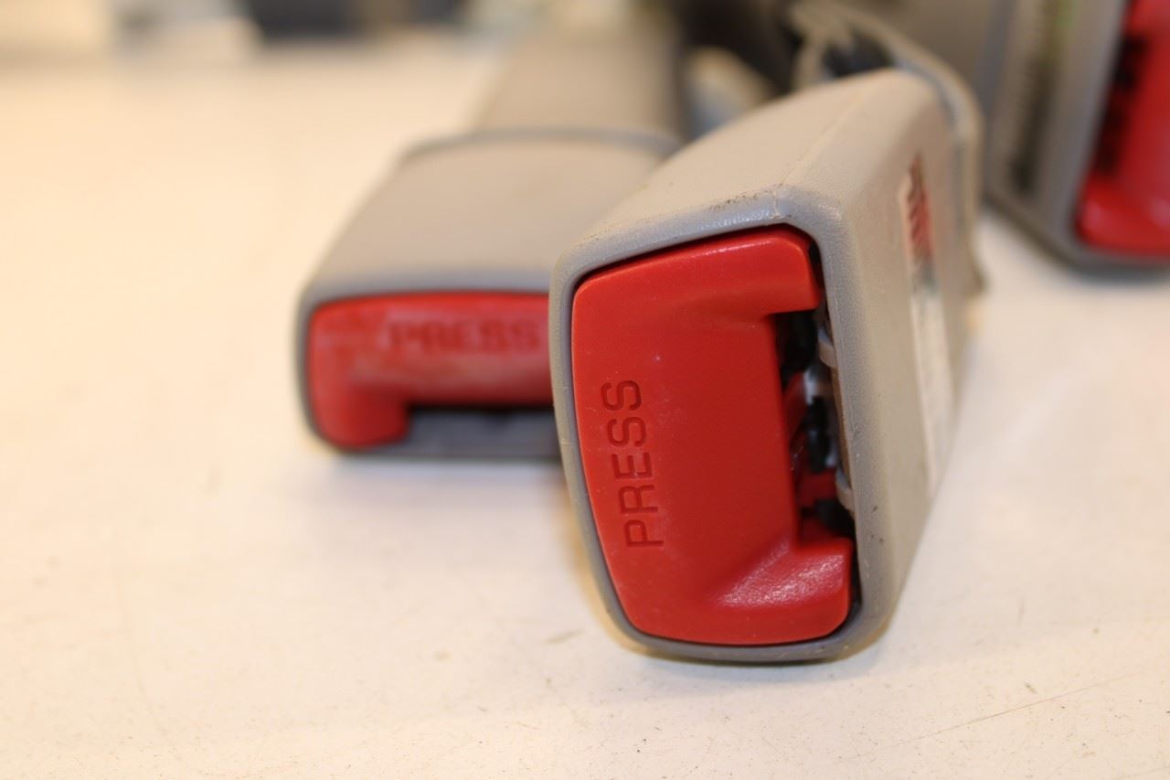 07-11 Toyota Camry LE Rear 2nd Row Center Seat Belt Retractor w/ Belt Buckle Set - Alshned Auto Parts