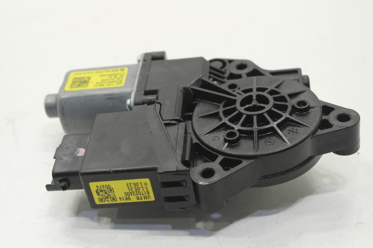 2019-2020 KIA Sorento LX Front Right Door Power Window Motor 82460-C5220 OEM - Alshned Auto Parts