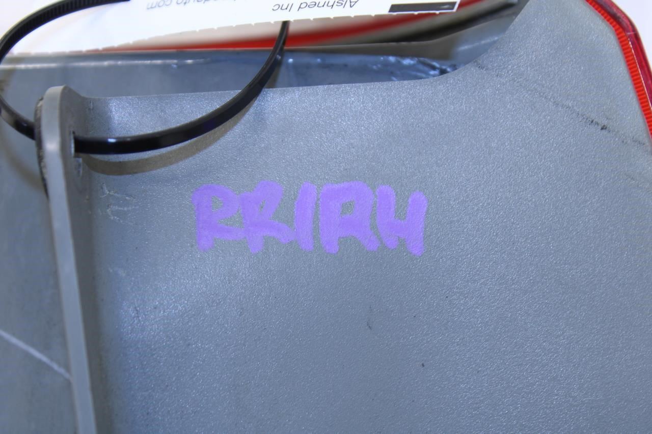 2014-2018 Jeep Grand Cherokee Limited Rear Right Side Tail Light Lamp 68110016AD - Alshned Auto Parts