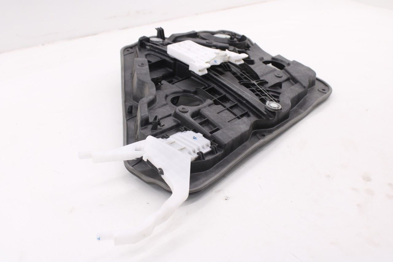 21-20 Hyundai Elantra SE RR LH Door Window Regulator w/ Carrier and Motor *ReaD*14