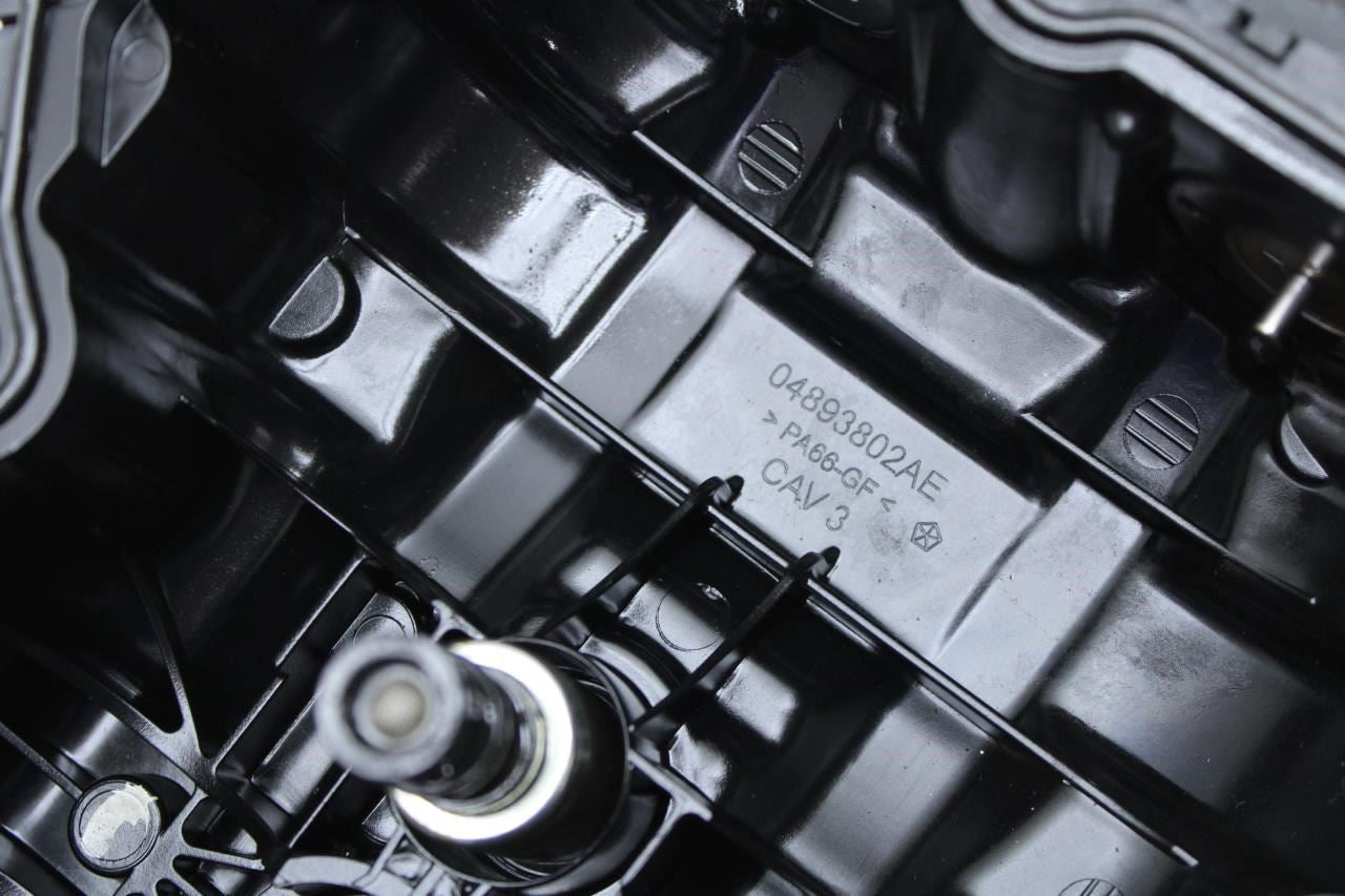 2014-2017 Maserati Ghibli 3.0L V6 Right Side Engine Valve Cover 04893802AE OEM - Alshned Auto Parts