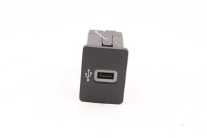 17-20 Lincoln MKZ Reserve Center Console Media USB Charger Port HP5T-14F014-AC