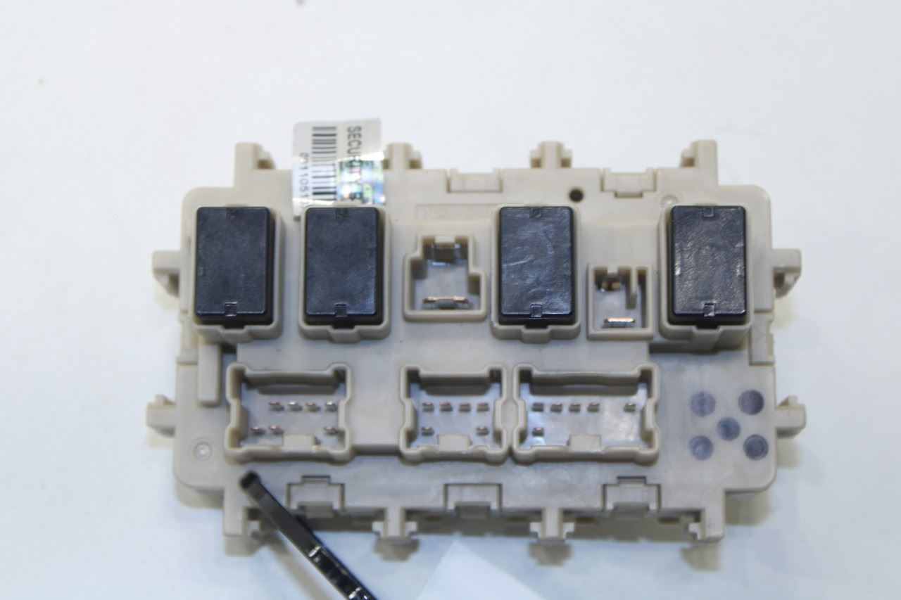 17-20 Nissan Pathfinder SV 3.5L Cabin Instrument Panel Fuse Relay Junction Block - Alshned Auto Parts