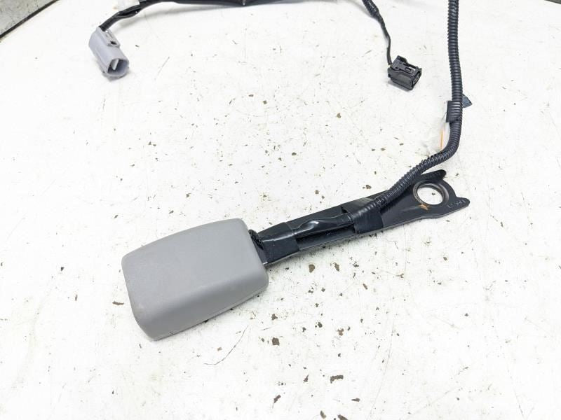 2015-2020 Toyota Sienna Front Left Side Seat Belt Buckle 73240-08060-B0 OEM - Alshned Auto Parts