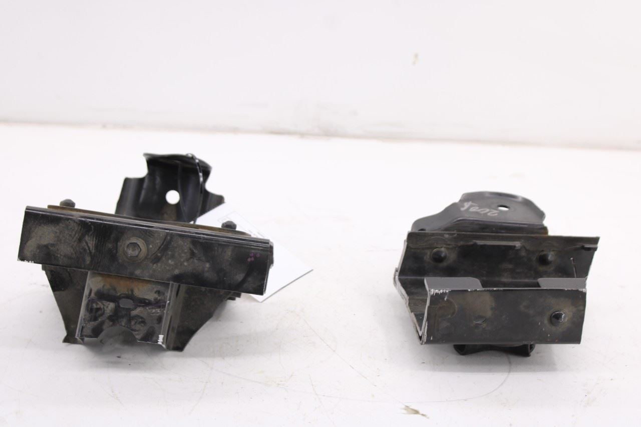 15-23 Toyota Tacoma SR5 3.5L Rear Frame Left Side Leaf Spring Mount Bracket Set3