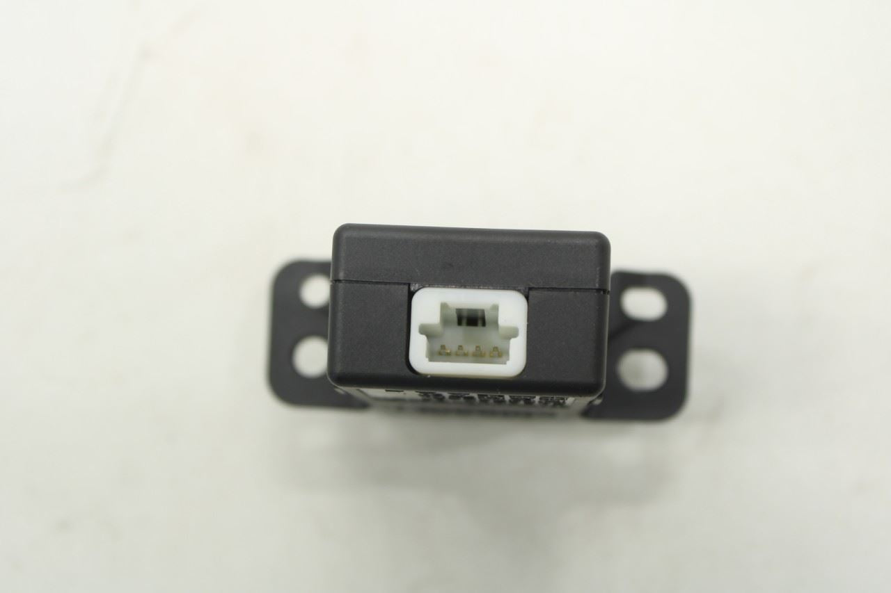 18-22 Nissan Rogue Sport SL Center Console USB Port Power Outlet 25331-5NA2A OEM - Alshned Auto Parts