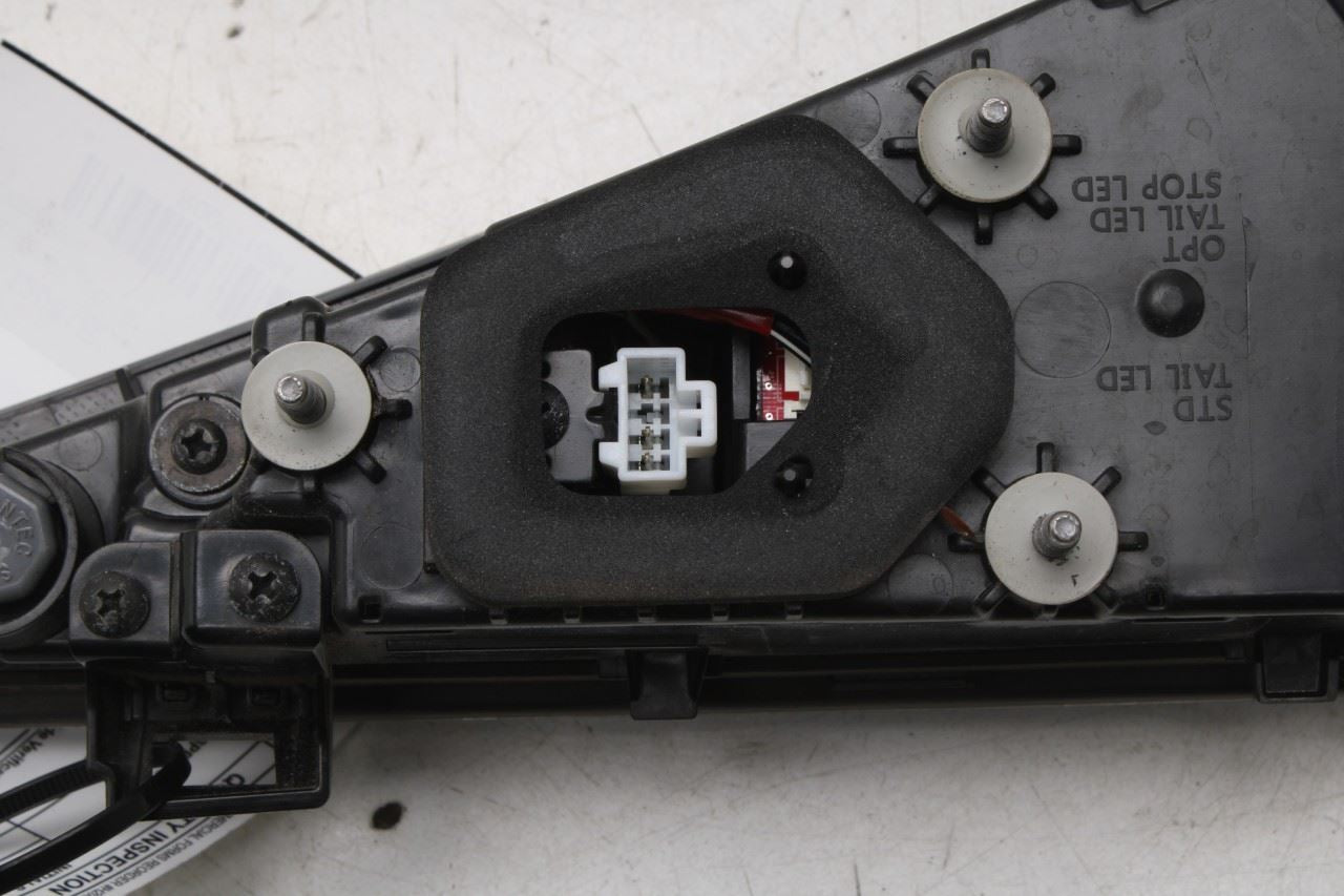 2023-2025 Kia Sportage Hybrid EX Rear Right Side Tail Light Lamp 92404-P1000 OEM - Alshned Auto Parts