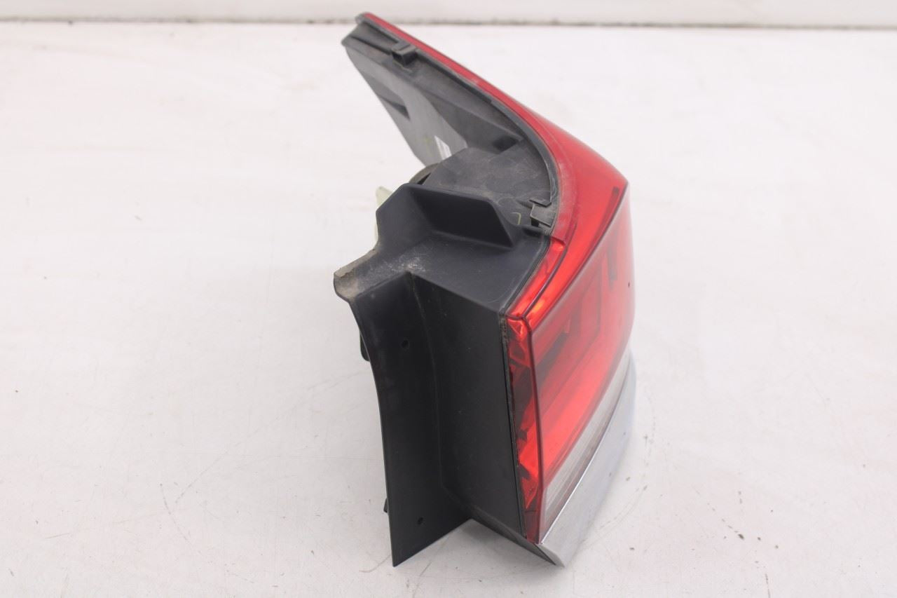 2021-2024 Volkswagen Atlas SE Rear Right Side Tail Light Lamp 3CN-945-096-D OEM7