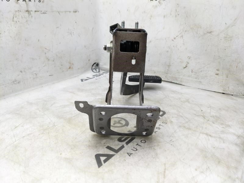 09-13 Kia Soul+ GL 2.0L Brake Pedal w/ Bracket and Stop Light Switch 32810-2K5003