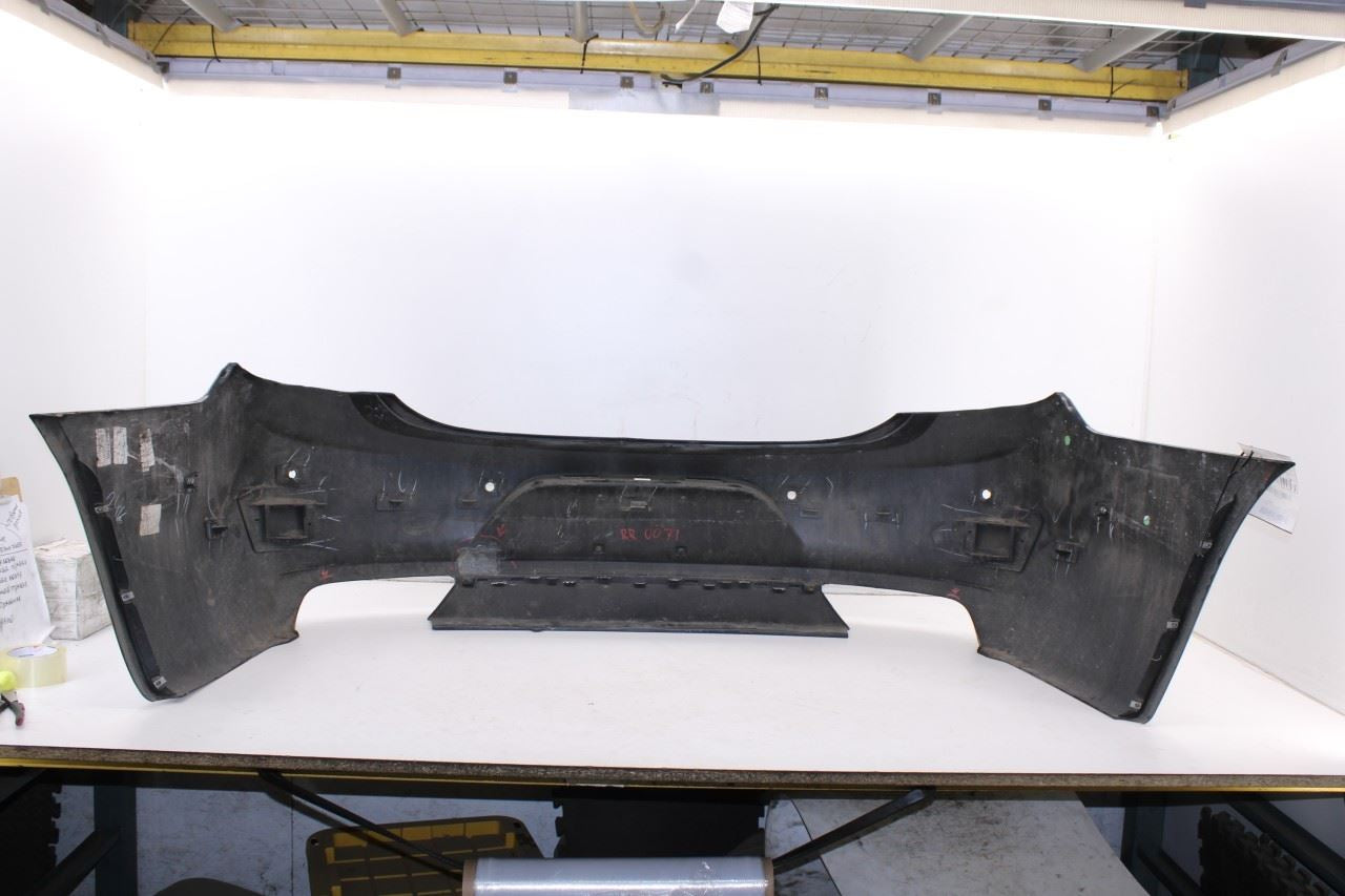 2017-2019 Buick Lacrosse Premium Rear Bumper Cover 26686250 OEM *ReaD*11