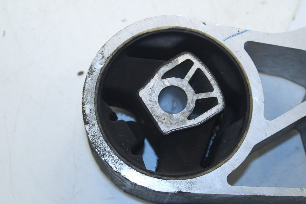 2019-2025 Chevrolet Blazer 2LT FWD Rear Lower Transmission Mount 85157577 OEM - Alshned Auto Parts