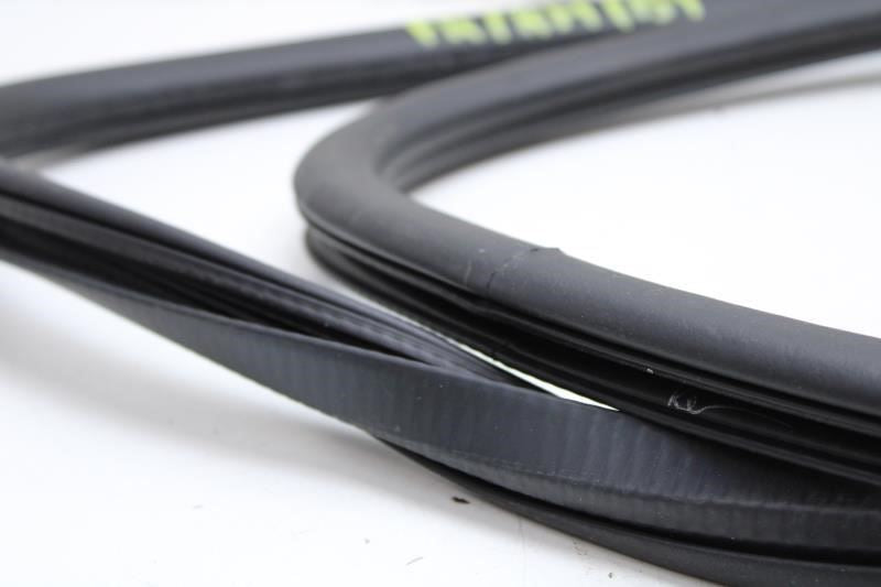2019-2023 Jeep Cherokee Front Right Door Weatherstrip On Body 05056307AA OEM - Alshned Auto Parts