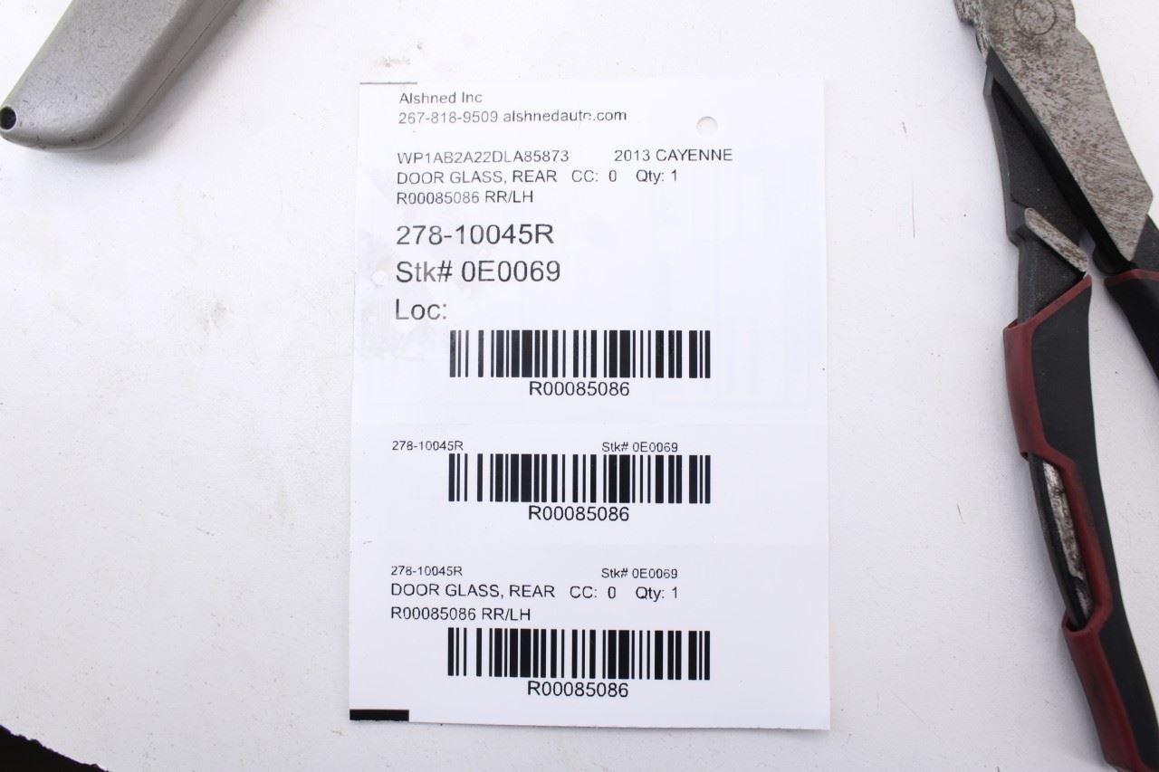 2011-2018 Porsche Cayenne S Rear Left Door Window Movable Glass 95854261106 OEM9