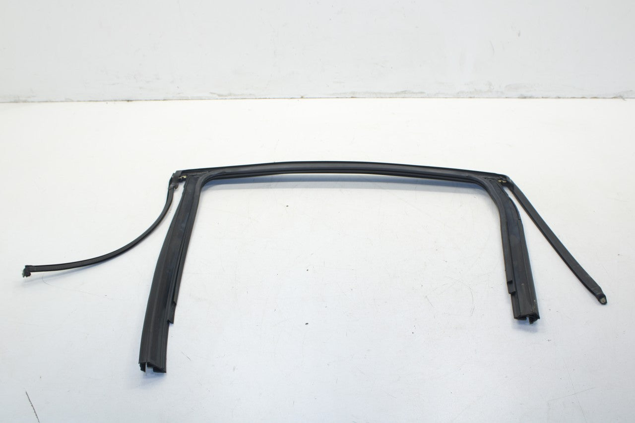 2014-2023 Jeep Cherokee Rear Right Door Run Channel w/ Belt Molding Weatherstrip - Alshned Auto Parts
