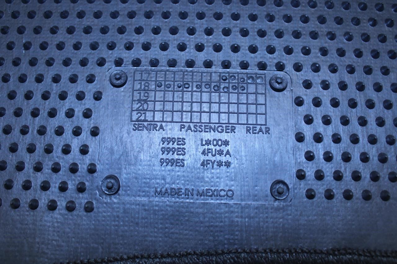 13-19 Nissan Sentra SV Front and Rear Interior Carpet Floor Mats 999E2-L2000 OEM - Alshned Auto Parts