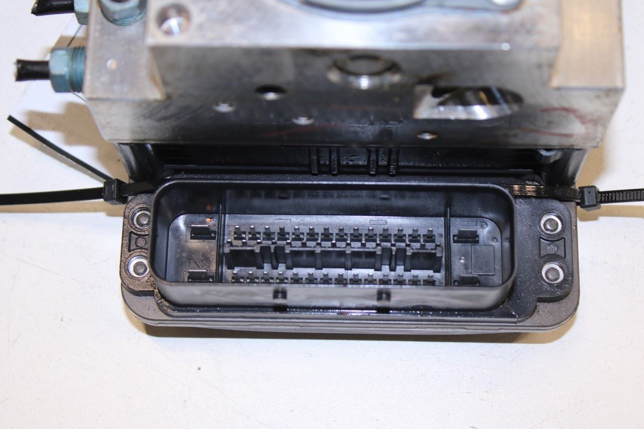 10-12 BMW 750Li xDrive 4.4L ABS Anti Lock Brake Pump Control Module 34516799143 - Alshned Auto Parts