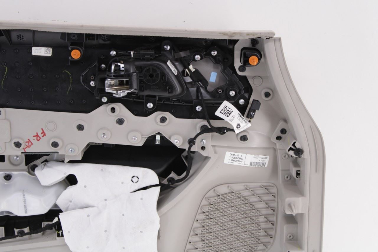 2017-2018 Chrysler Pacifica Limited Front Right Side Door Trim Panel 5RP622D2AF - Alshned Auto Parts