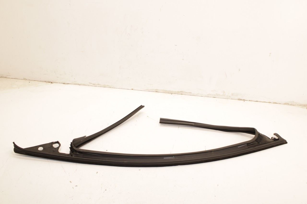 20-25 Mazda CX-30 2.5 S FR LH Door Run Channel w Molding and Weatherstrip *ReaD* - Alshned Auto Parts