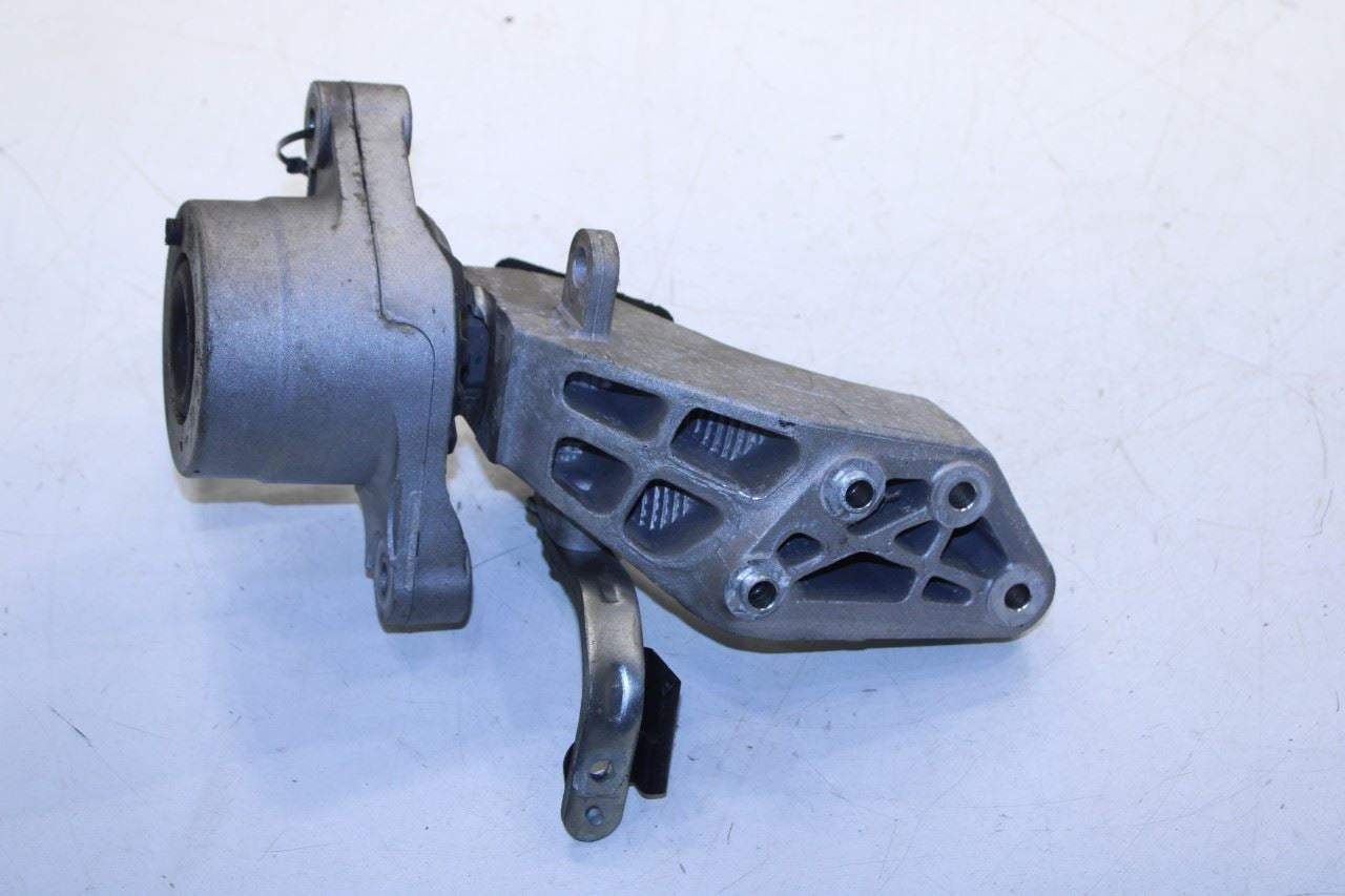 2014-2020 Maserati Ghibli 3.0L Right Side Engine Motor Mount Bracket 670004871 - Alshned Auto Parts