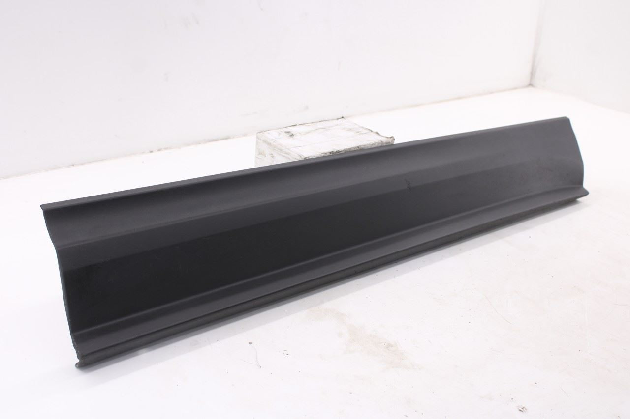 2018-2024 Chevrolet Equinox LT Front Right Door Lower Garnish Molding 848532742