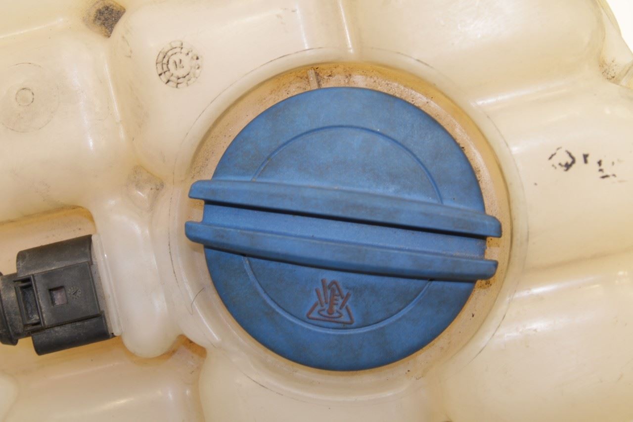 2014-2018 Porsche Cayenne Platinum Radiator Coolant Reservoir Bottle *ReaD* - Alshned Auto Parts