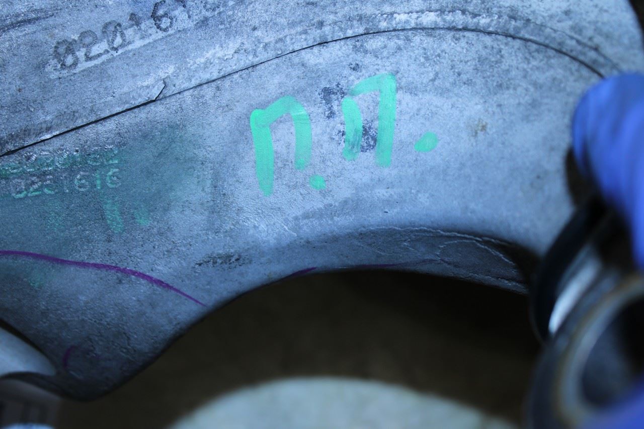 2014-18 Jeep Cherokee 75th Anniversary Front Right Spindle Knuckle Hub 4877206AE - Alshned Auto Parts