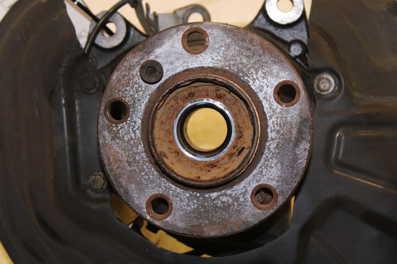 2011-17 BMW X3 xDrive28i Front Left Driver Side Spindle Knuckle Hub 31216855953 - Alshned Auto Parts