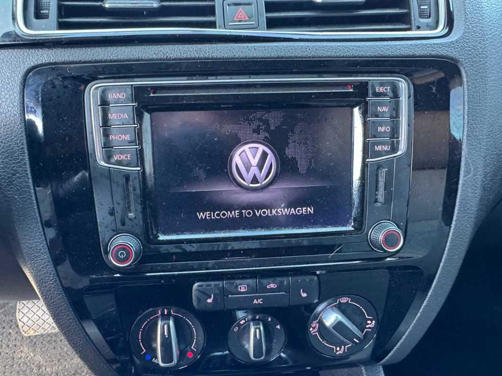 2016 Volkswagen Jetta Sport Radio Navigation Receiver w/ Display 5C0-035-684 - Alshned Auto Parts