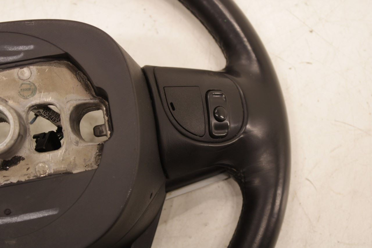 14-22 Jeep Cherokee Latitude 3.2L 4WD Steering Wheel Leather w/ Control Buttons - Alshned Auto Parts