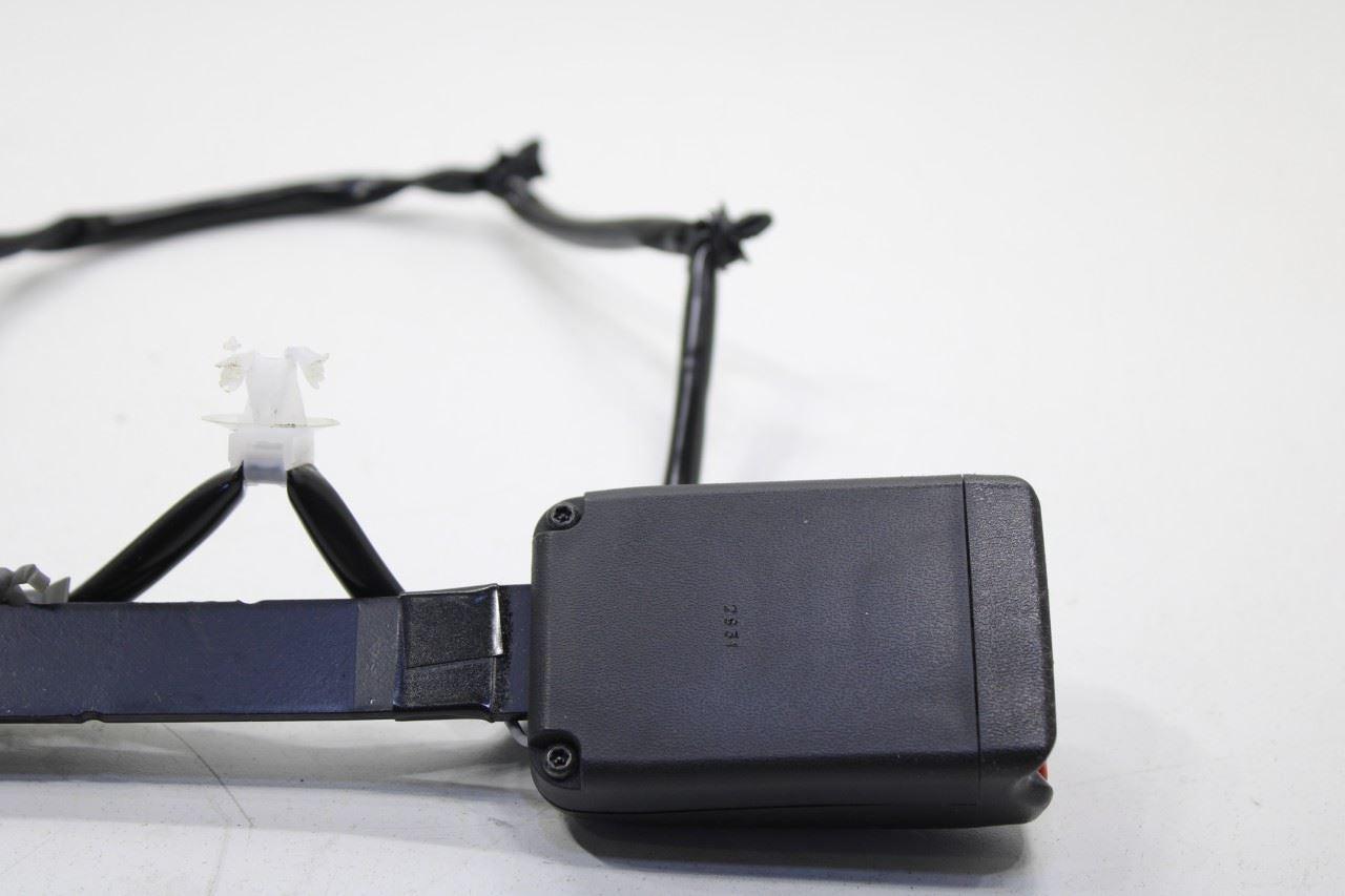 2017-2022 Nissan Rogue Sport SL 2.0L AWD Front Driver Left Side Seat Belt Buckle - Alshned Auto Parts