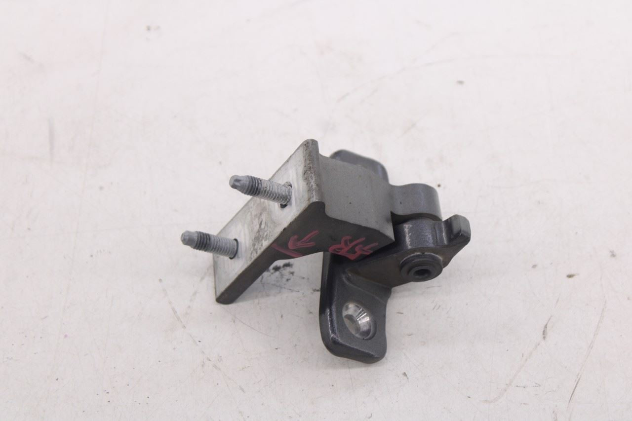 2015-2021 Mercedes-Benz C300 4Matic Front Right Side Door Hinge Upper and Lower18