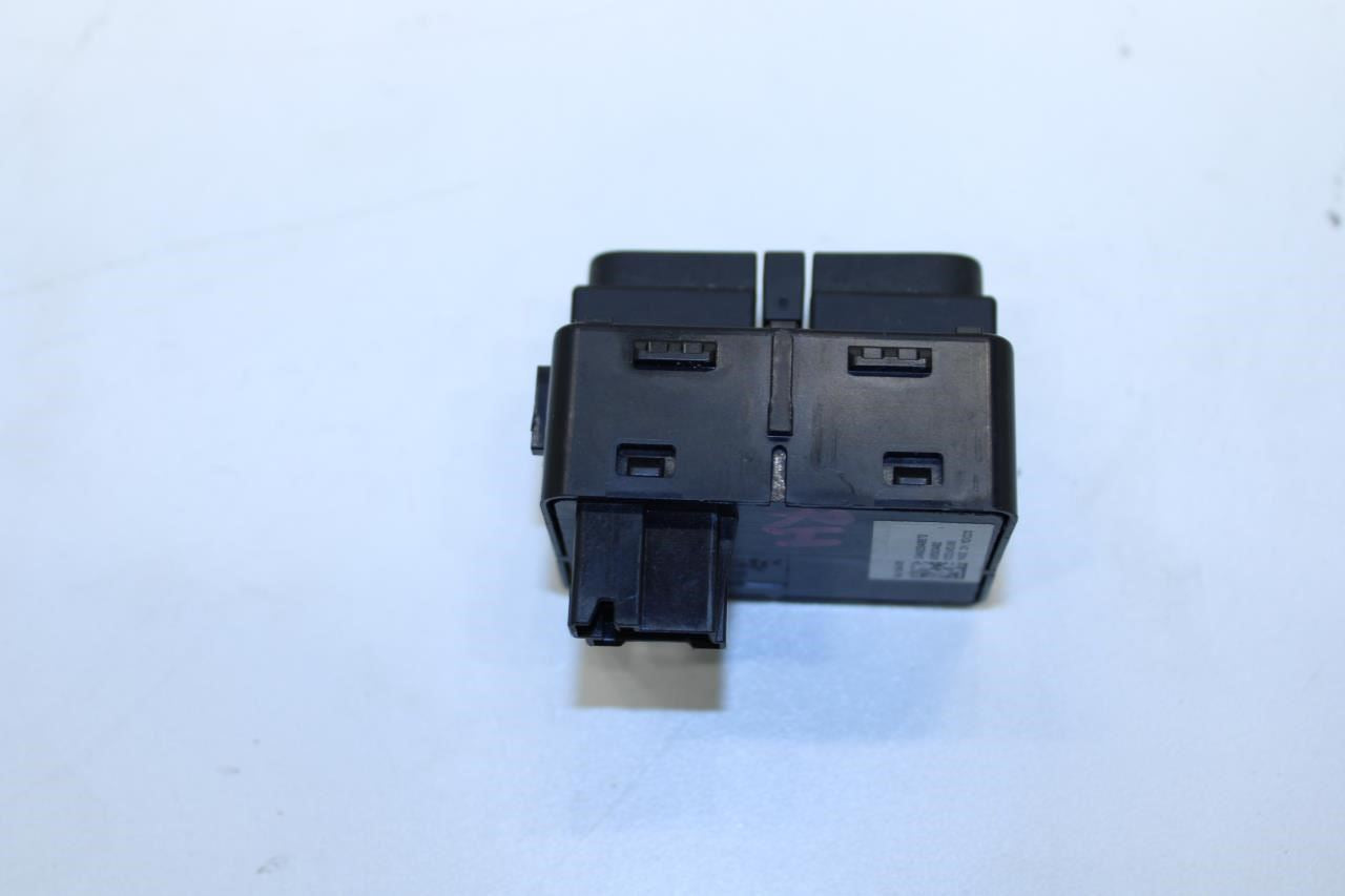 17-19 GMC Acadia SLT-1 Console Right Side Seat Heat Control Switch 84136435 OEM - Alshned Auto Parts
