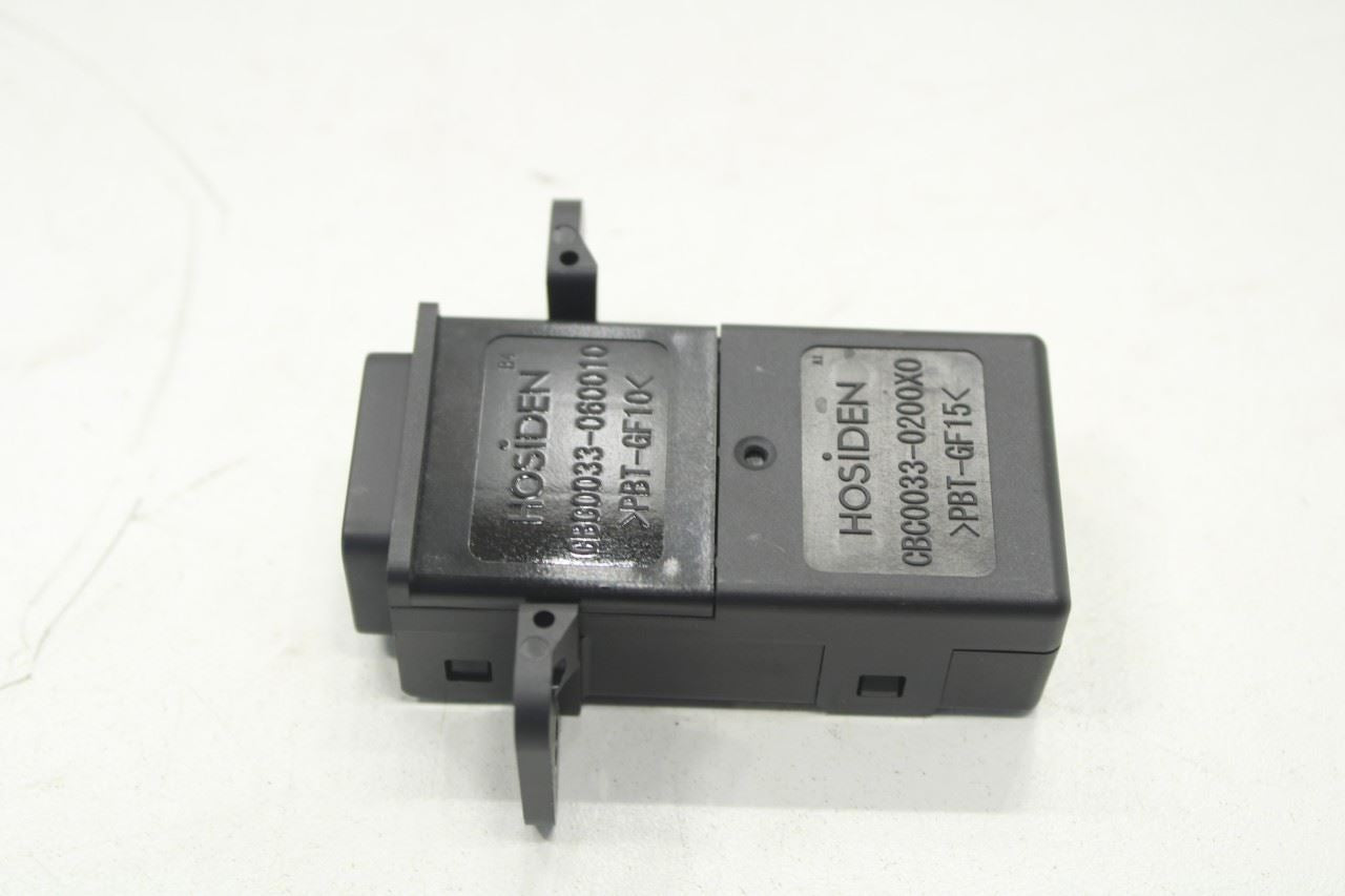 18-22 Nissan Rogue Sport SL Center Console USB Port Power Outlet 25331-5NA2A OEM - Alshned Auto Parts