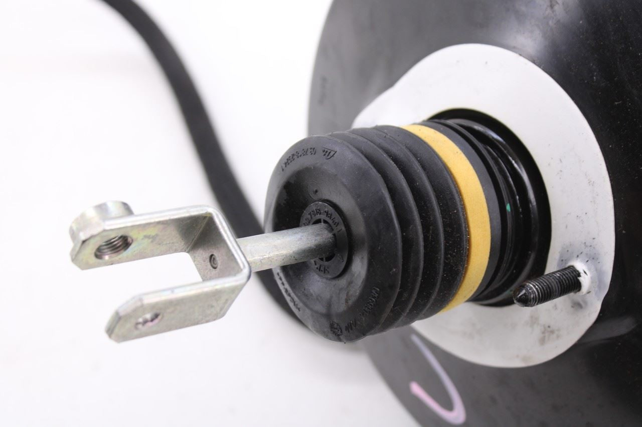 2010-2013 Mercedes-Benz E350 4Matic 3.5L Power Brake Booster and Master Cylinder8
