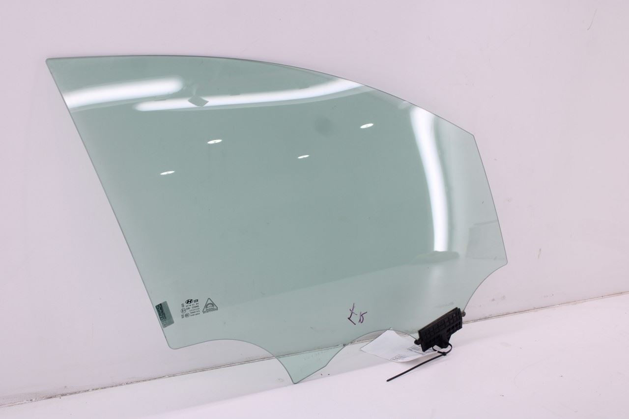 2019-2023 Hyundai Santa Fe SEL Front Right Door Window Movable Glass 82421-S20003