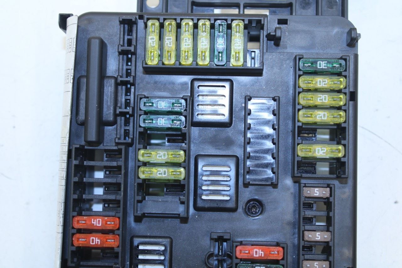 2013-2016 BMW 328i xDrive SULEV 2.0L AWD Rear Power Distribution Fuse Relay Box - Alshned Auto Parts
