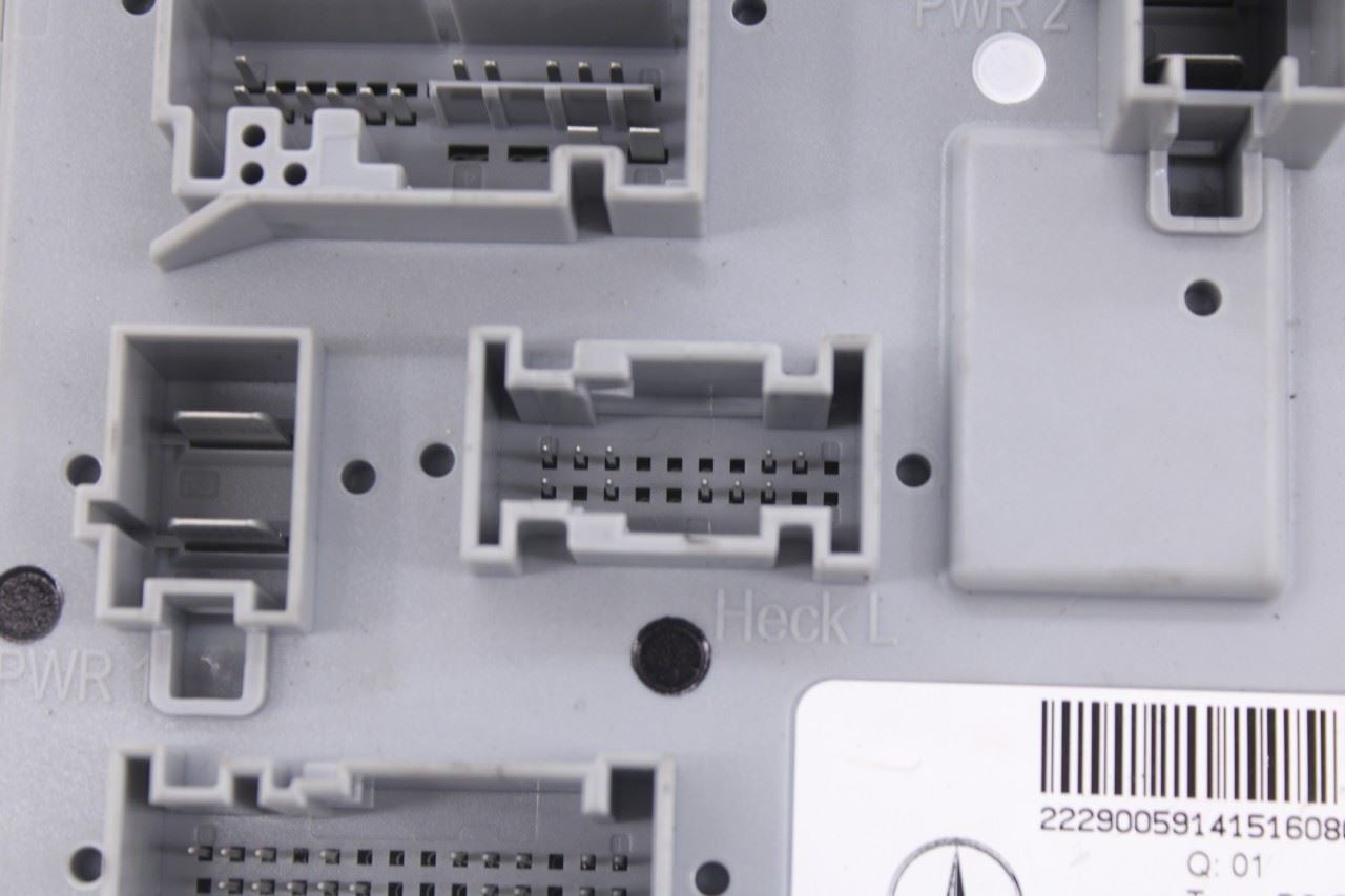 2015-2018 Mercedes-Benz C 300 4Matic Rear Trunk SAM Computer Control Module OEM10
