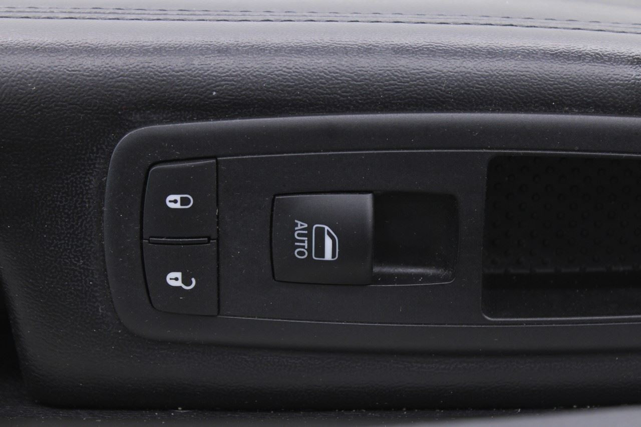 2015-2018 Dodge Durango SXT Front Right Side Door Trim Panel 6CV782X9AB OEM10