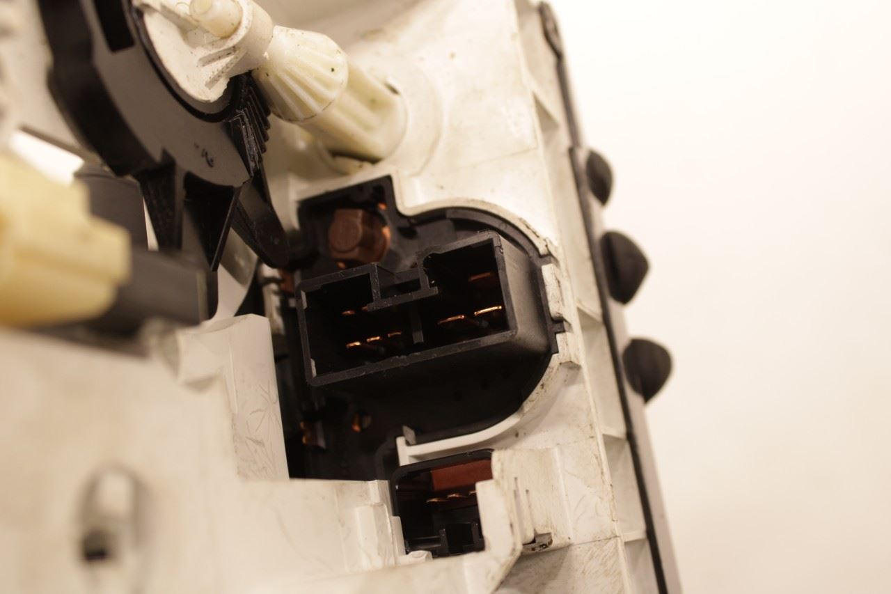 2012-2020 ISUZU NPR HD AC Heater Temperature Climate Control Panel 8980373654 - Alshned Auto Parts