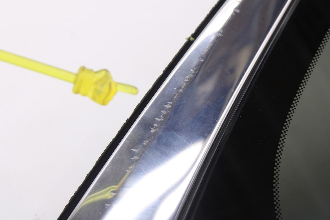 18-24 Chevrolet Equinox LT Rear Right Door Window Run Channel w/ Glass 849248115