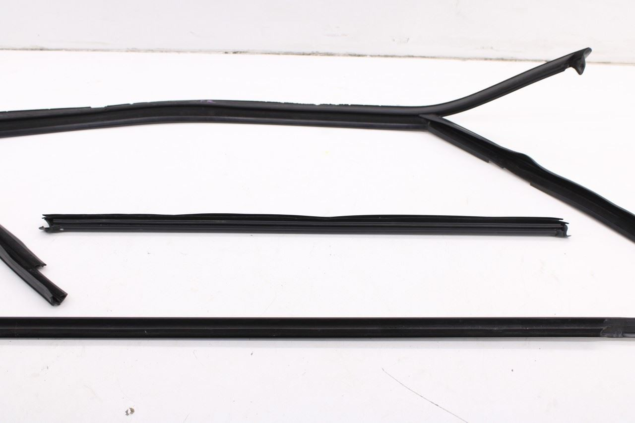 19-26 Volkswagen Jetta SE FR RH Door Run Channel w/ Belt Weatherstrip Set *ReaD* - Alshned Auto Parts