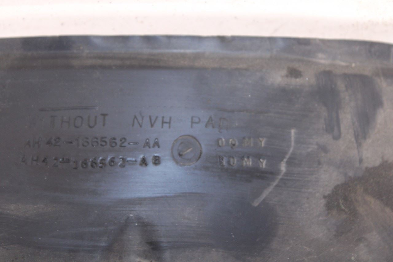 10-12 Land Rover Range Rover HSE Front Right Side Wheelhouse Liner Splash Shield11