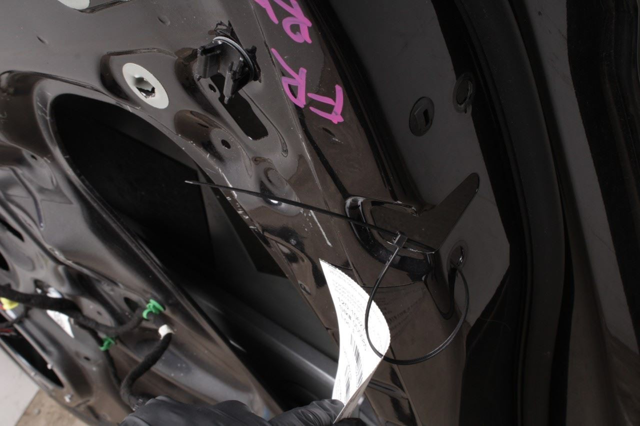 2018-2022 Volkswagen Atlas S Front Right Door Shell Panel 3CN831056M OEM *ReaD* - Alshned Auto Parts